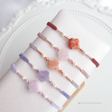 將圖片載入圖庫檢視器 Flower Natural stone Hand strap with glass pearls and Swarovski <red,pink,dusty,purple,lavender>