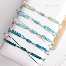 將圖片載入圖庫檢視器 Flower Natural stone Hand strap with glass pearls and Swarovski <green,lake,light green,mint,grass>