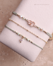 將圖片載入圖庫檢視器 Green zircon flower Handstrap set with Swarovski and Japanese glass beads