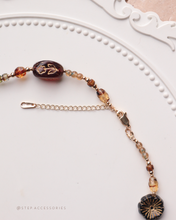 將圖片載入圖庫檢視器 Czech glass beads Brown choker with Resin beads