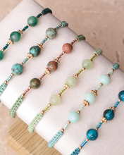 將圖片載入圖庫檢視器 6mm Natural stone Hand strap with Japanese glass beads <green/mint/lake>