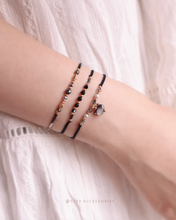 將圖片載入圖庫檢視器 ≽^• ˕ •^≼ Shell Cat Swarovski Hand strap with Glass Pearls and Japanese glass beads<4 colors>