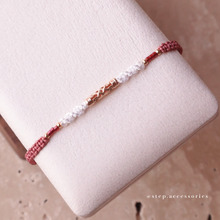 將圖片載入圖庫檢視器 Carving beads Hand strap with Japanese glass beads <red. tulip. pink. dusty. purple>