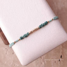 將圖片載入圖庫檢視器 Carving beads Hand strap with Japanese glass beads <green. lake. navy. blue>