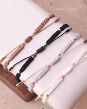 將圖片載入圖庫檢視器 Carving beads Hand strap with Japanese glass beads <khaki. black. gray. white>