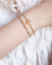 將圖片載入圖庫檢視器 Flower Natural stone Hand strap with glass pearls and Swarovski <brown,yellow,black.white>