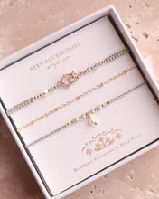 將圖片載入圖庫檢視器 Green zircon flower Handstrap set with Swarovski and Japanese glass beads