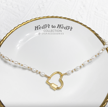 將圖片載入圖庫檢視器 Heart Buckle Choker with Freshwater Pearls <2 styles>