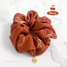 將圖片載入圖庫檢視器 Hair Tie with embroidery flower / cherry pattern fabric and gold medal <2 colors>