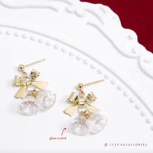 將圖片載入圖庫檢視器 S271 - Glass crystal Christmas bell earrings with ribbon