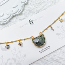 將圖片載入圖庫檢視器 Semicircle Natural stone Necklace with Star < 3 colors >