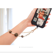 將圖片載入圖庫檢視器 Short Flower Phone strap with glass beads and Resin beads &lt;2 colors&gt;

