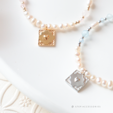 將圖片載入圖庫檢視器 Heart gold medal Bracelet with freshwater pearls and natural stone &lt;2 colors&gt;

