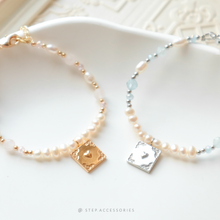 將圖片載入圖庫檢視器 Heart gold medal Bracelet with freshwater pearls and natural stone &lt;2 colors&gt;
