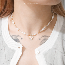 將圖片載入圖庫檢視器 Double Heart Pendant Choker with Freshwater pearls and glass beads
