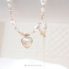 將圖片載入圖庫檢視器 Double Heart Pendant Choker with Freshwater pearls and glass beads
