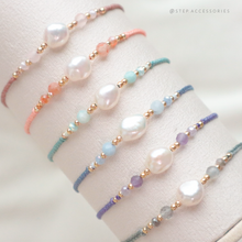 將圖片載入圖庫檢視器 Freshwater pearl hand strap with Natural stone and glass beads
