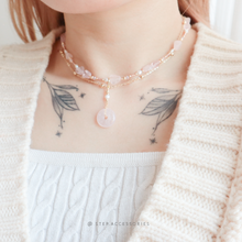 將圖片載入圖庫檢視器 Peace Buckle Choker with Natural stone and freshwater pearls &lt;粉紅晶&gt;
