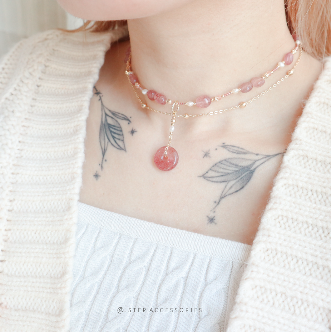 Peace Buckle Choker with Natural stone and freshwater pearls <草莓晶>