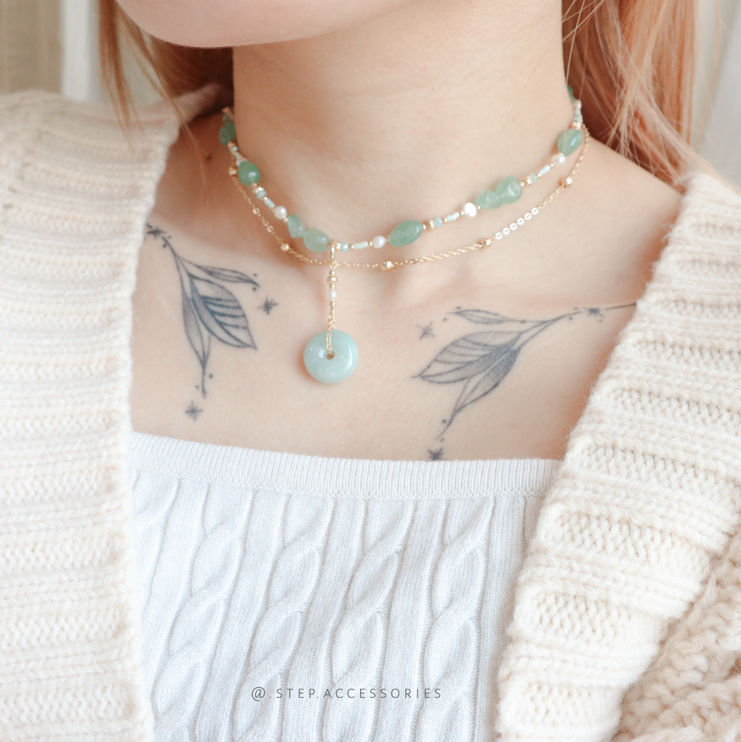Peace Buckle Choker with Natural stone and freshwater pearls <綠草莓,翡翠玉>