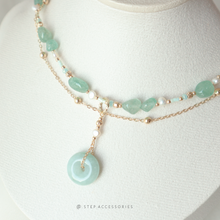 將圖片載入圖庫檢視器 Peace Buckle Choker with Natural stone and freshwater pearls &lt;綠草莓,翡翠玉&gt;
