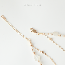 將圖片載入圖庫檢視器 Peace Buckle Choker with Natural stone and freshwater pearls &lt;月亮石&gt;
