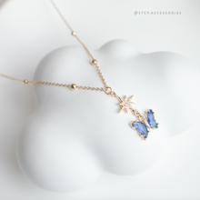 將圖片載入圖庫檢視器 Butterfly in the sky - Necklace with Glass pendant and Zircon Star
