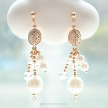 將圖片載入圖庫檢視器 Flower beads earrings with glass beads &lt;earrings/clips&gt;
