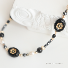 將圖片載入圖庫檢視器 Czech glass beads Black choker with Natural stone and freshwater pearls &lt;黑曜石, 赫磁石&gt;
