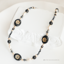 將圖片載入圖庫檢視器 Czech glass beads Black choker with Natural stone and freshwater pearls &lt;黑曜石, 赫磁石&gt;
