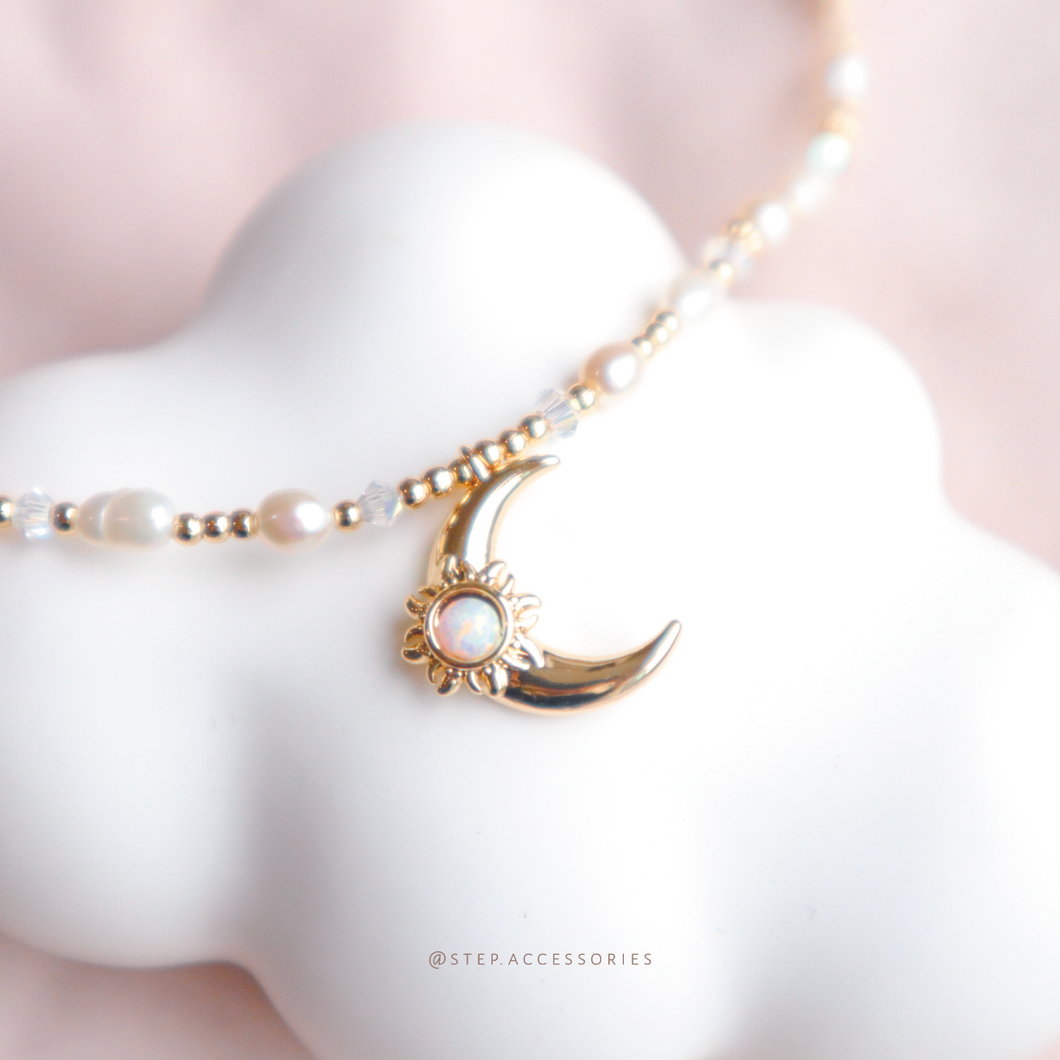 Opal Moon Choker with Freshwater pearls and Swarovski <2 colors>