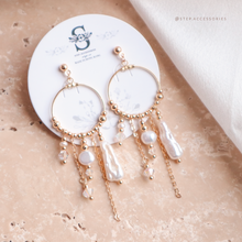 將圖片載入圖庫檢視器 Pearls &amp; Swarovski gold chains Earrings
