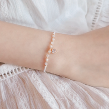 將圖片載入圖庫檢視器 Zircon Heart hand strap with Natural stone and glass pearls &lt;12 colors&gt;
