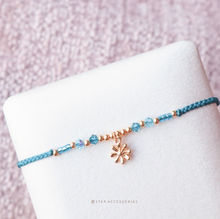將圖片載入圖庫檢視器 Gold flower pendant Hand strap with Swarovski and Japanese glass beads &lt;8 colors&gt;
