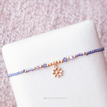 將圖片載入圖庫檢視器 Gold flower pendant Hand strap with Swarovski and Japanese glass beads &lt;8 colors&gt;
