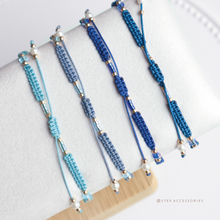 將圖片載入圖庫檢視器 Flower Natural stone Hand strap with glass pearls and Swarovski &lt;navy,midnight,blue,sky&gt;
