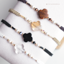 將圖片載入圖庫檢視器 Flower Natural stone Hand strap with glass pearls and Swarovski &lt;brown,yellow,black.white&gt;
