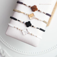 將圖片載入圖庫檢視器 Flower Natural stone Hand strap with glass pearls and Swarovski &lt;brown,yellow,black.white&gt;
