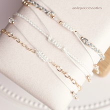 將圖片載入圖庫檢視器 Christmas White Snowflake Hand strap piece/set with Swarovski and glass pearls
