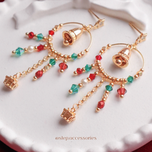 將圖片載入圖庫檢視器 Christmas Bell Earrings with Swarovski and Czech glass beads
