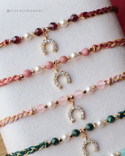 將圖片載入圖庫檢視器 *Lucky幸運馬碲鐵*Zircon Horseshoe Lucky Hand strap with Natural stone and glass pearls <13 colors>
