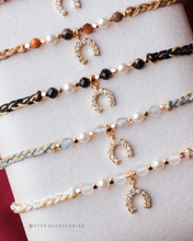 將圖片載入圖庫檢視器 *Lucky幸運馬碲鐵*Zircon Horseshoe Lucky Hand strap with Natural stone and glass pearls <13 colors>
