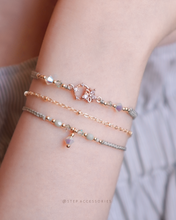 將圖片載入圖庫檢視器 Green zircon flower Handstrap set with Swarovski and Japanese glass beads
