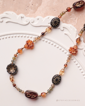 將圖片載入圖庫檢視器 Czech glass beads Brown choker with Resin beads

