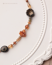 將圖片載入圖庫檢視器 Czech glass beads Brown choker with Resin beads

