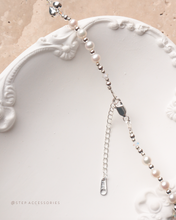 將圖片載入圖庫檢視器 Heart Ribbon Choker with Freshwater pearls and Swarovski<2 colors>
