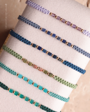 將圖片載入圖庫檢視器 Little square Natural stone hand strap with Japanese glass beads <green/navy/blue/purple>
