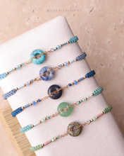 將圖片載入圖庫檢視器 Natural stone peace buckle hand strap with glass beads <mint/navy/blue>
