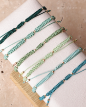 將圖片載入圖庫檢視器 6mm Natural stone Hand strap with Japanese glass beads <green/mint/lake>
