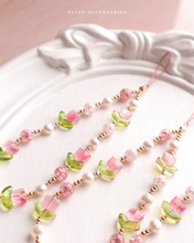 將圖片載入圖庫檢視器 ✧🌷Tulip glass beads Phone strap with Freshwater pearls🌷✧
